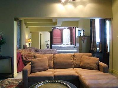 Clarion Inn & Suites Белвил Екстериор снимка